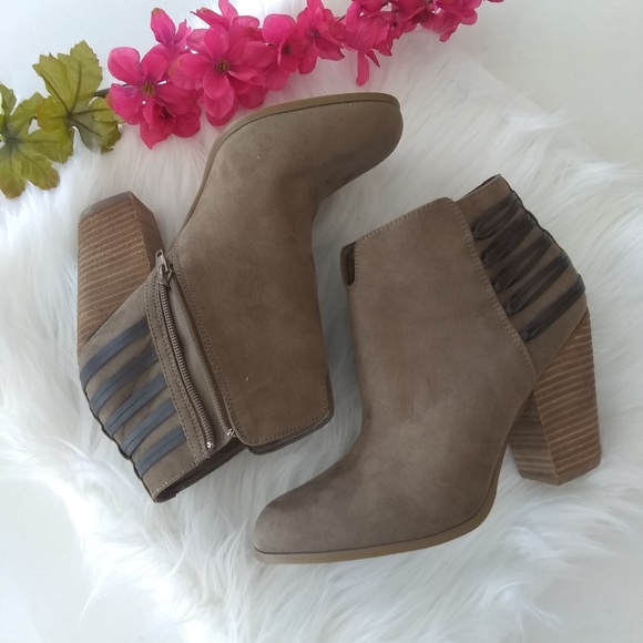 Shoes - NEW Faux Suede Brown Hawkins Ankle Booties Size 10